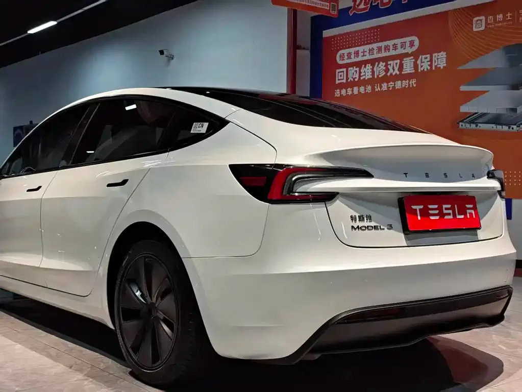 Tesla Model 3 — фото 2