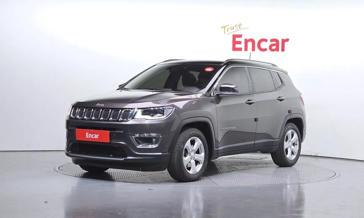 Jeep Compass — фото 1