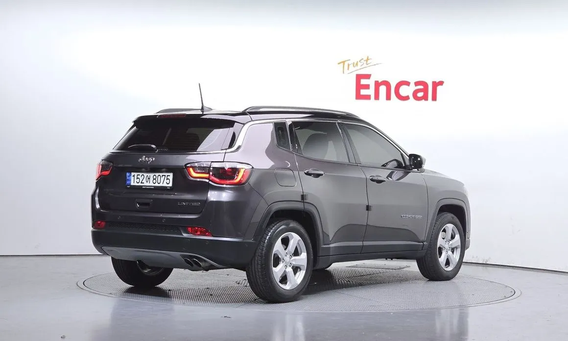 Jeep Compass — фото 2