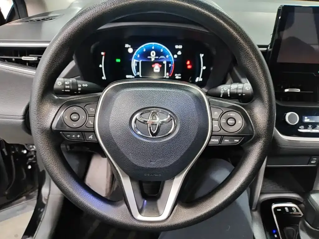 Toyota Corolla Cross — фото 10