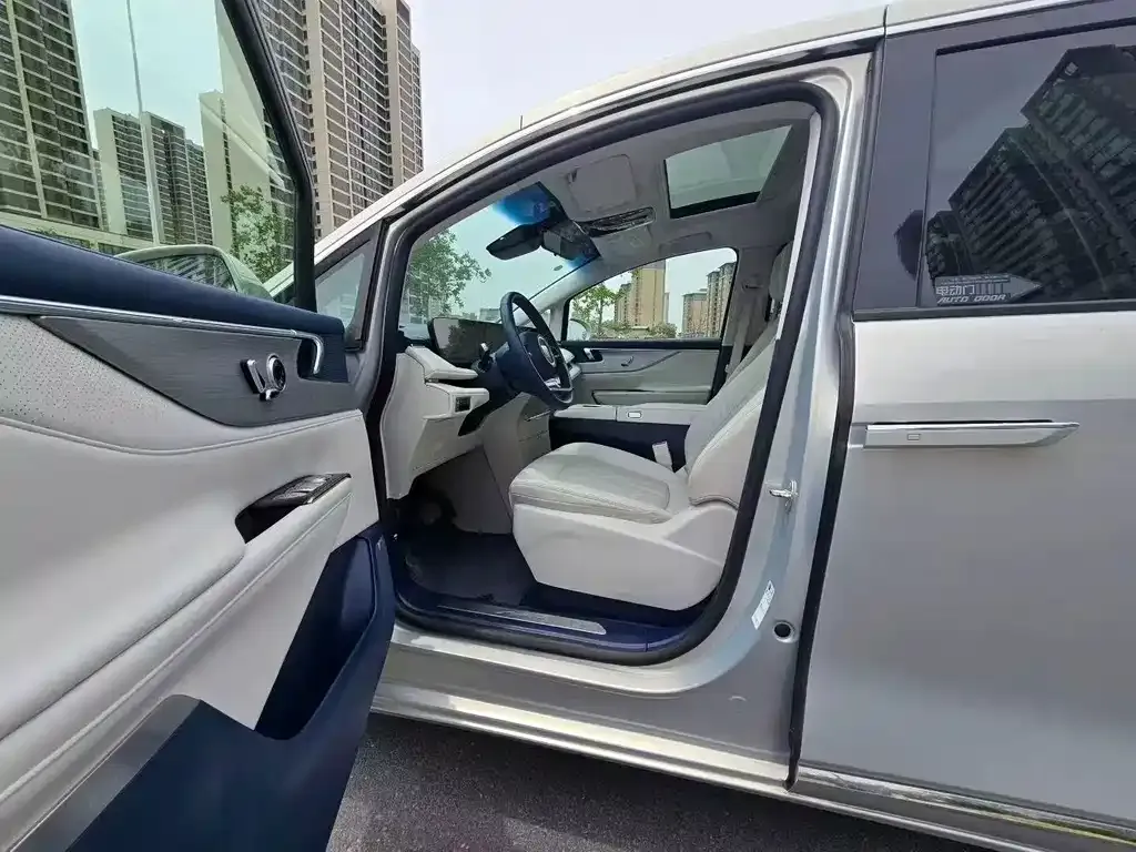 Buick GL8 Hybrid — фото 6
