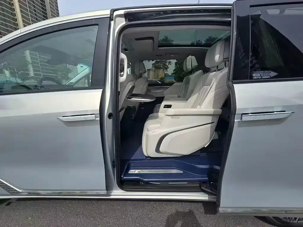 Buick GL8 Hybrid — фото 9