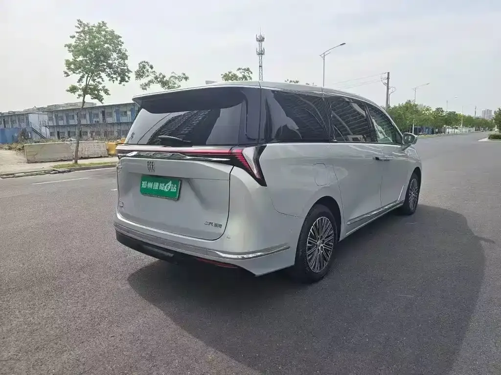 Buick GL8 Hybrid — фото 4