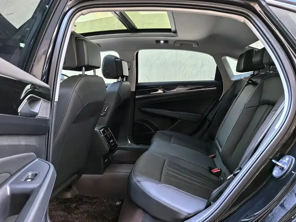 Volkswagen Passat — фото 7