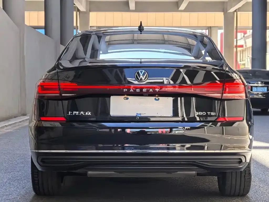 Volkswagen Passat — фото 10