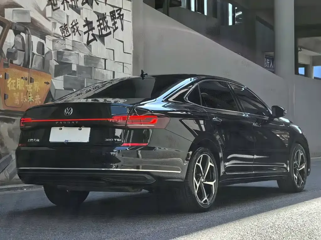 Volkswagen Passat — фото 6