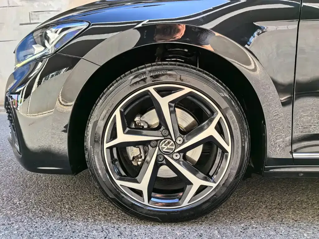 Volkswagen Passat — фото 8