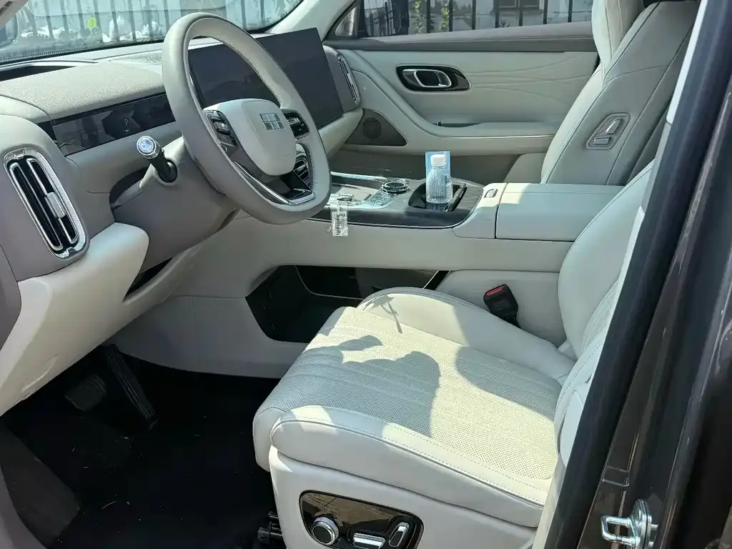 Geely Galaxy M9 — фото 8