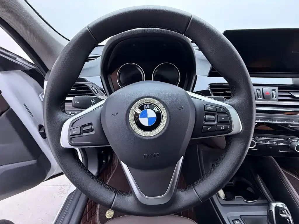 BMW X1 — фото 10