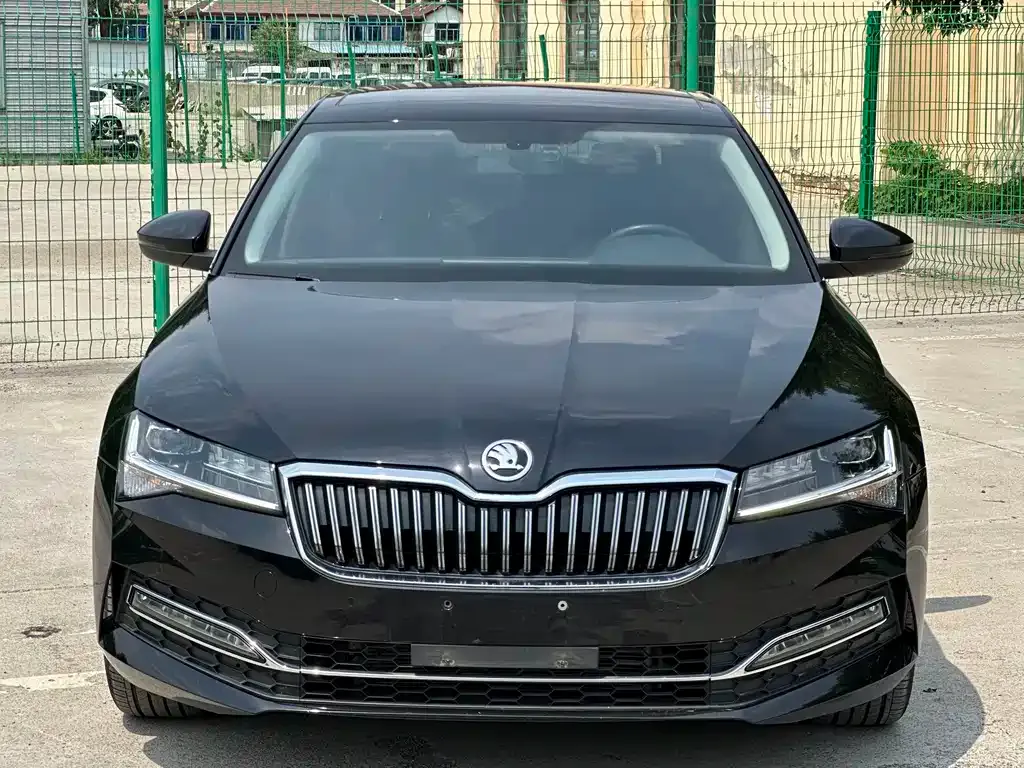 Skoda Superb — фото 4