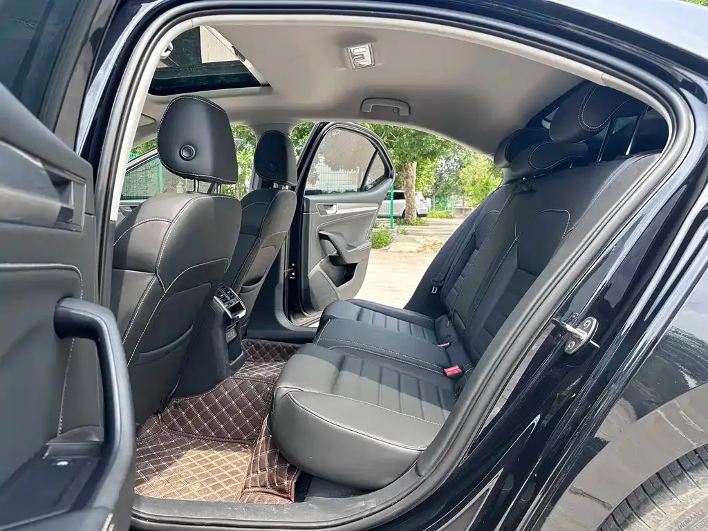 Skoda Superb — фото 6