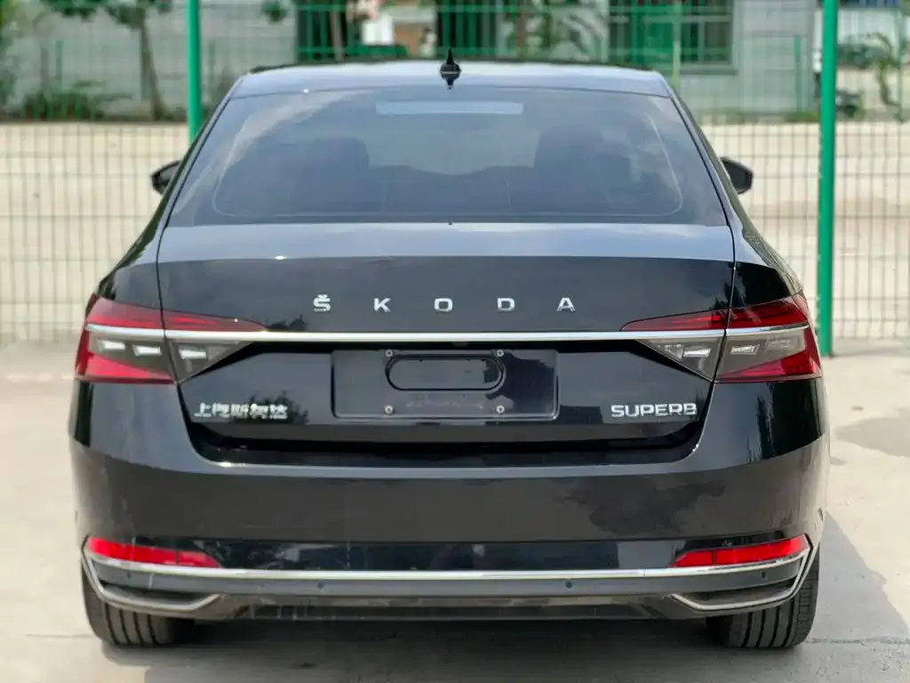 Skoda Superb — фото 5