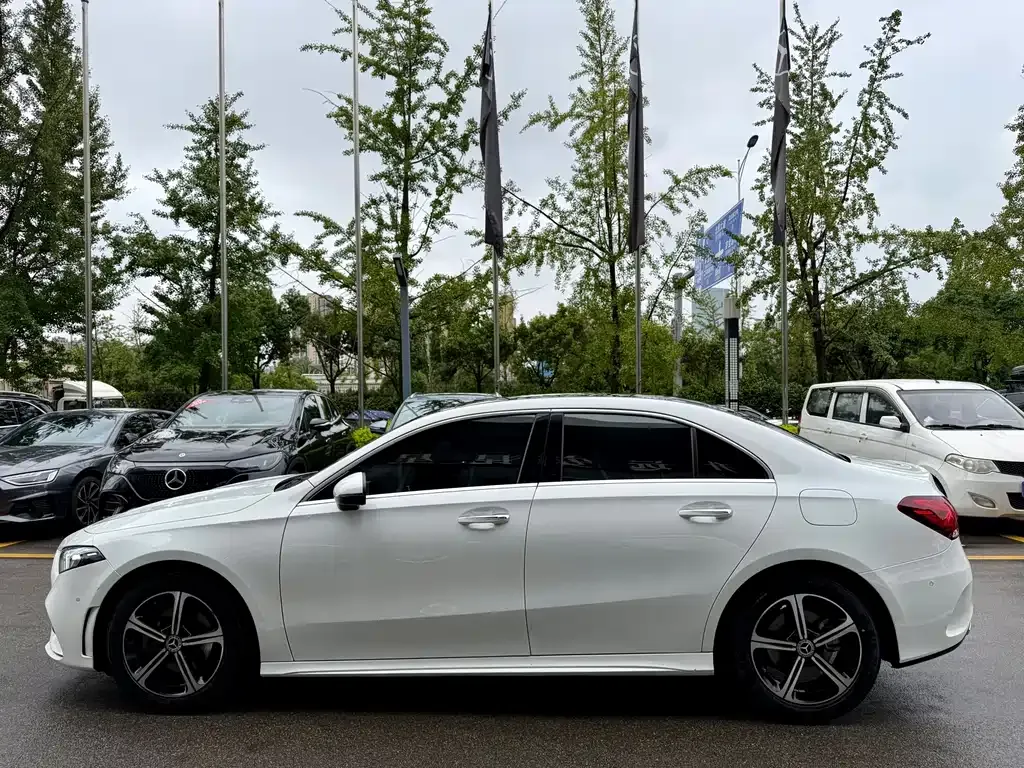 Mercedes-Benz A-Class — фото 10