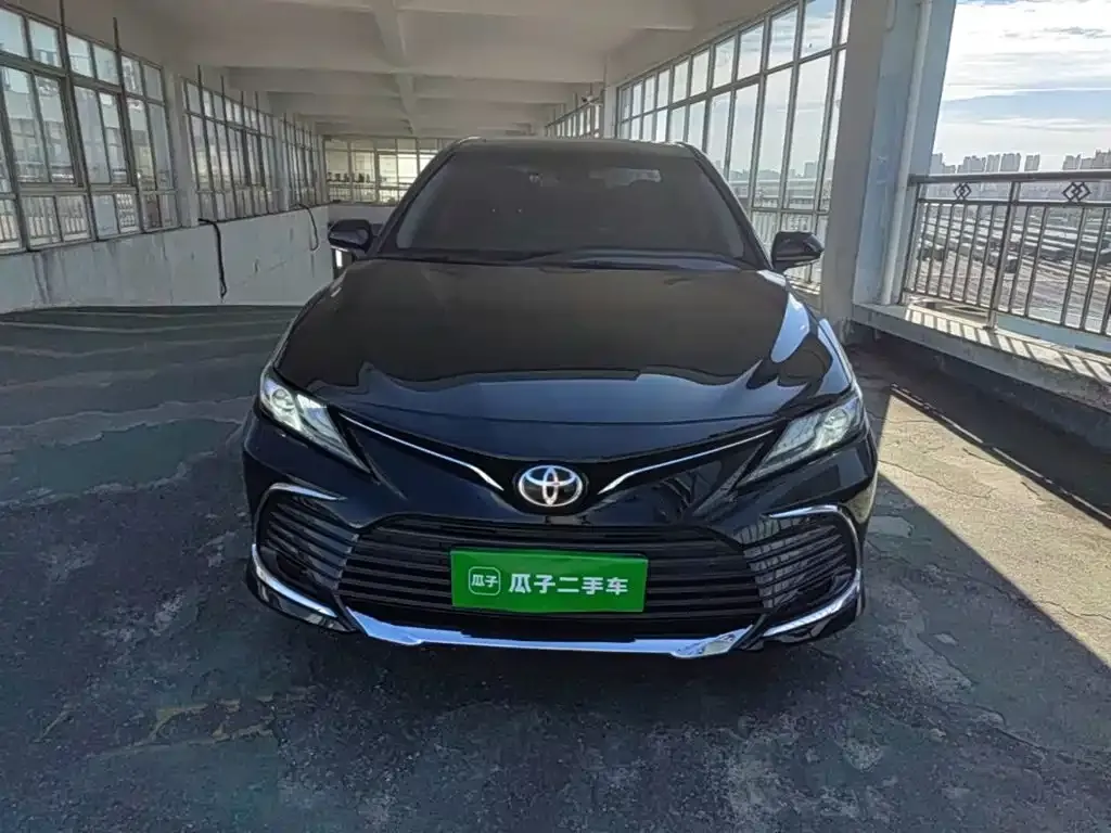 Toyota Camry — фото 3