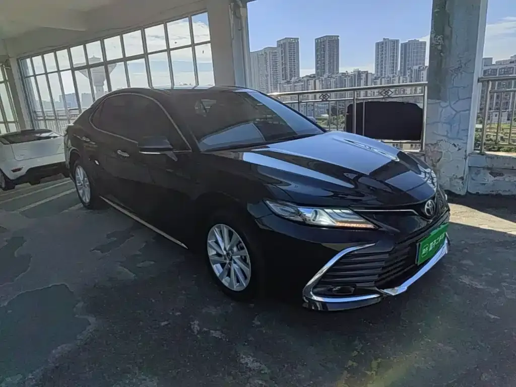 Toyota Camry — фото 4