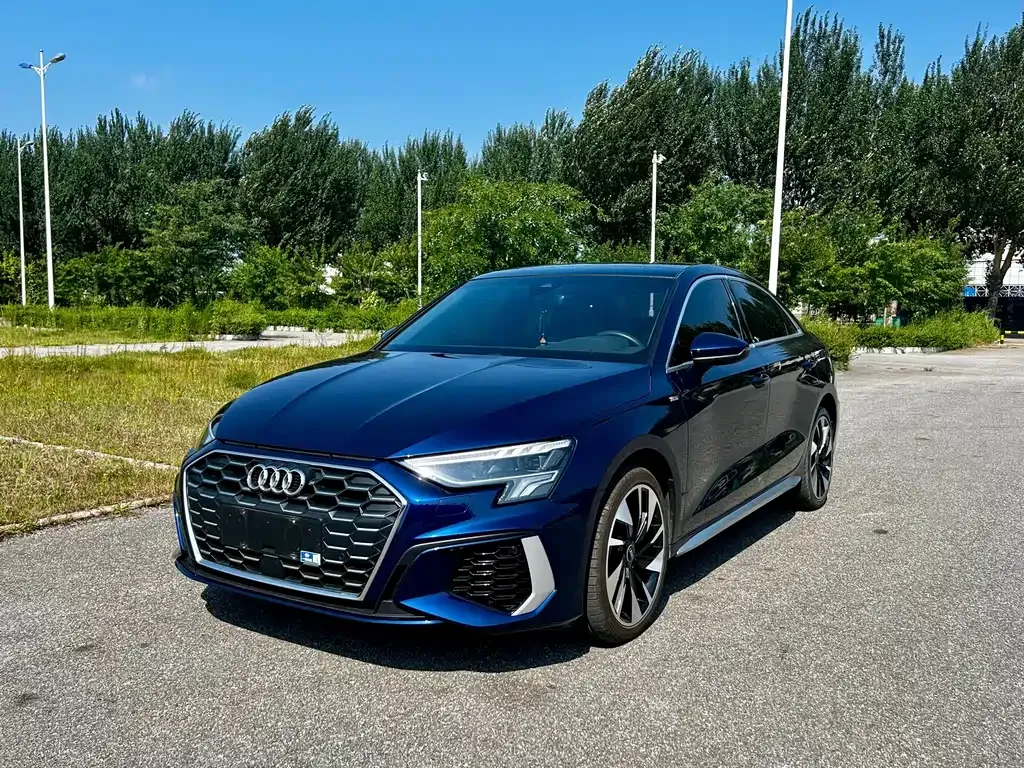 Audi A3 — фото 1