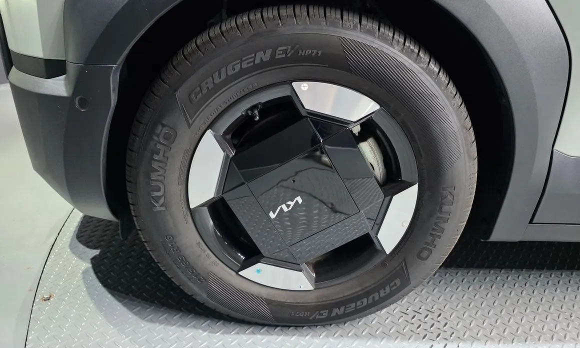 Kia PV5 — фото 9