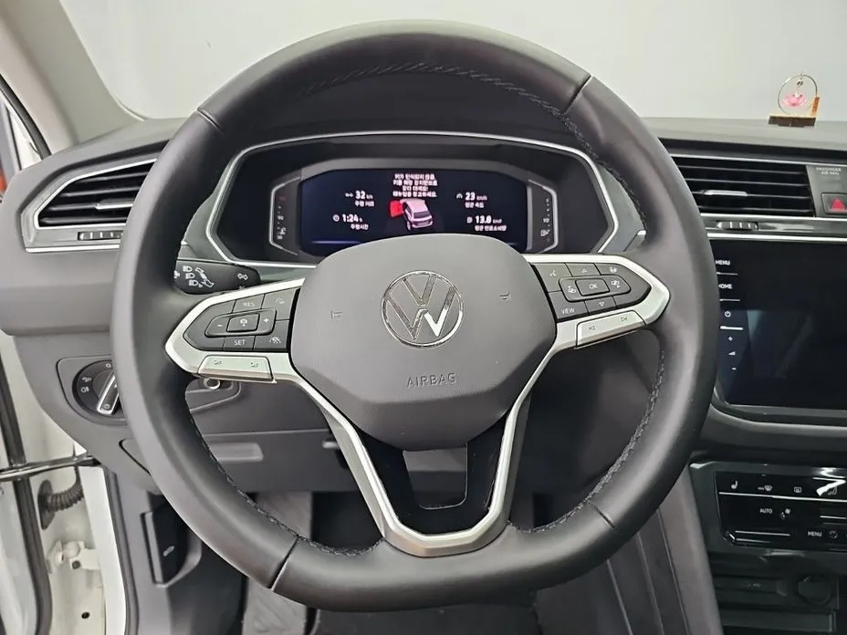 Volkswagen Tiguan — фото 7