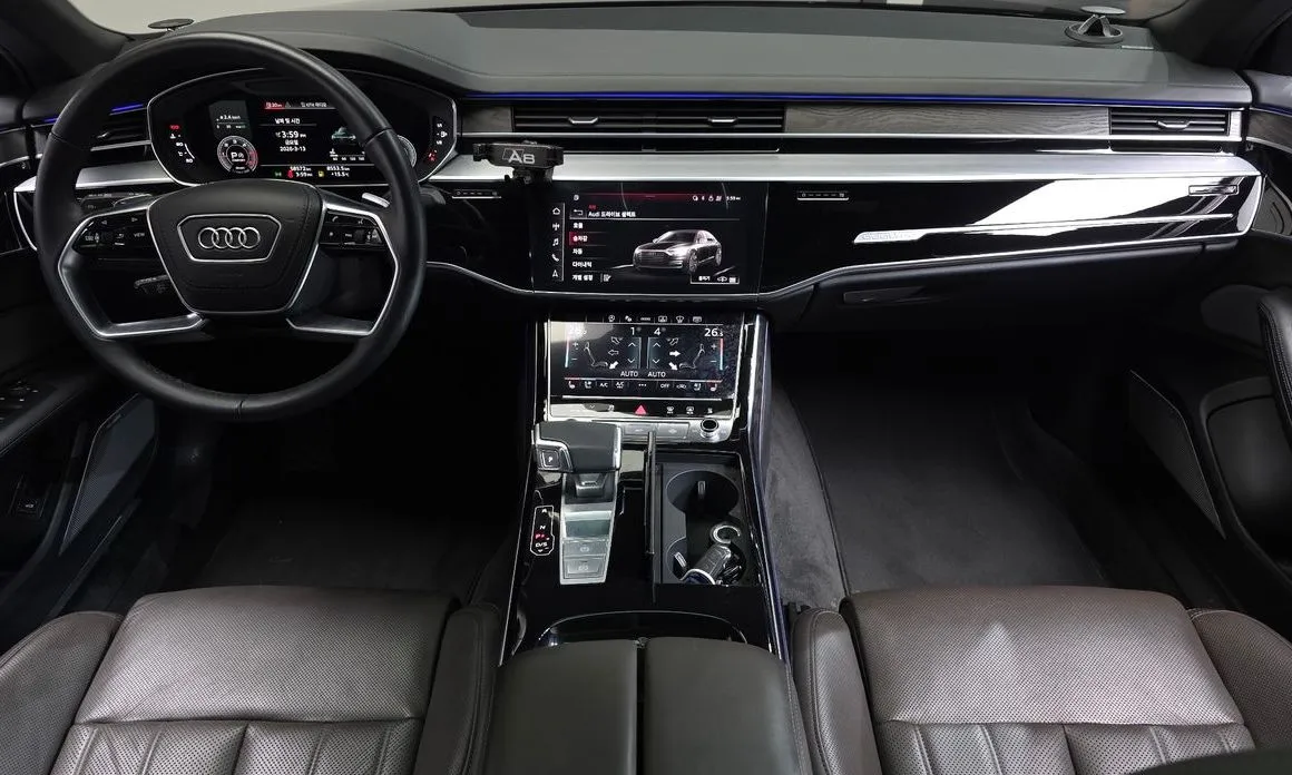 Audi A8 — фото 9