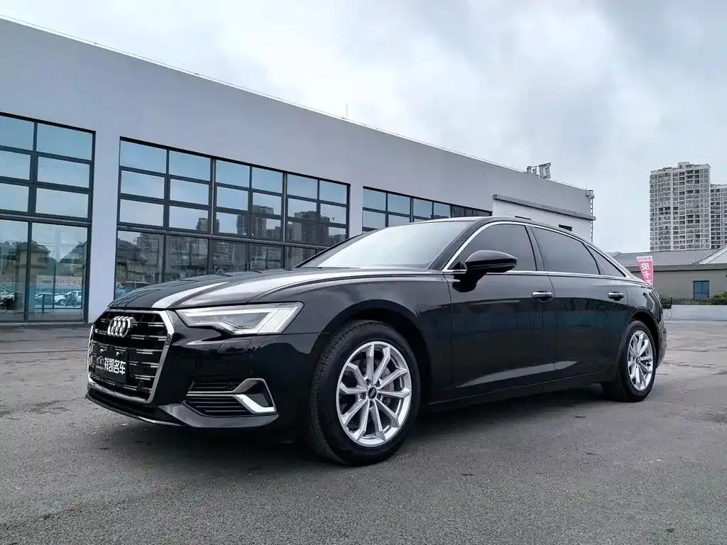 Audi A6L — фото 1