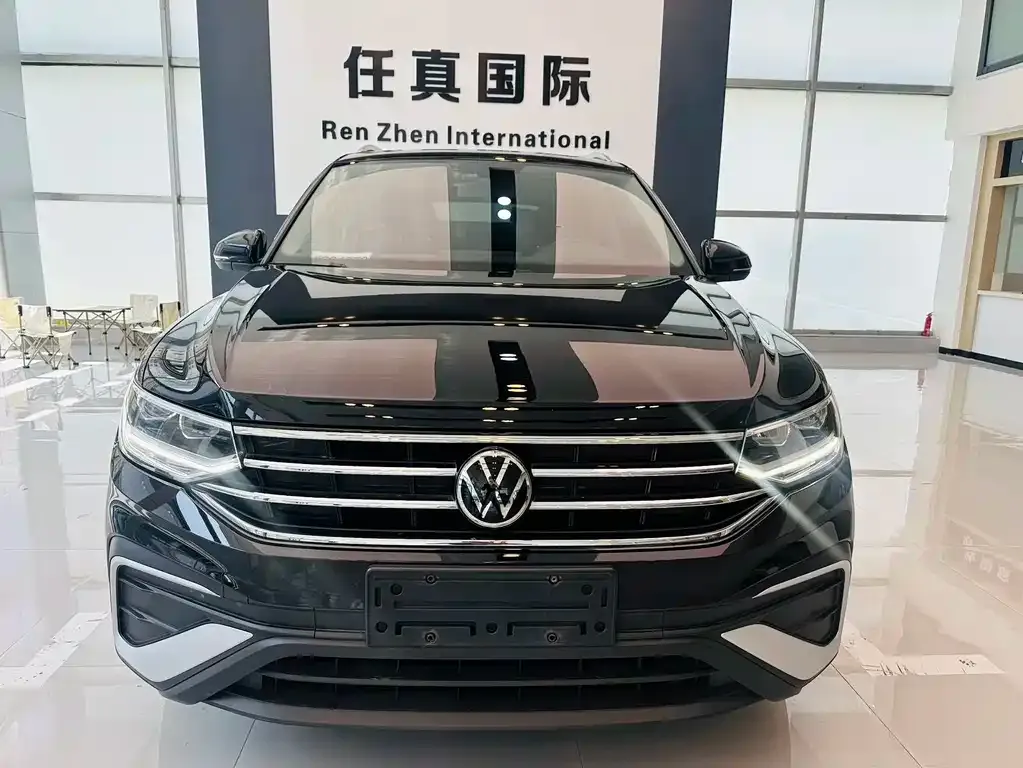 Volkswagen Tiguan L — фото 2