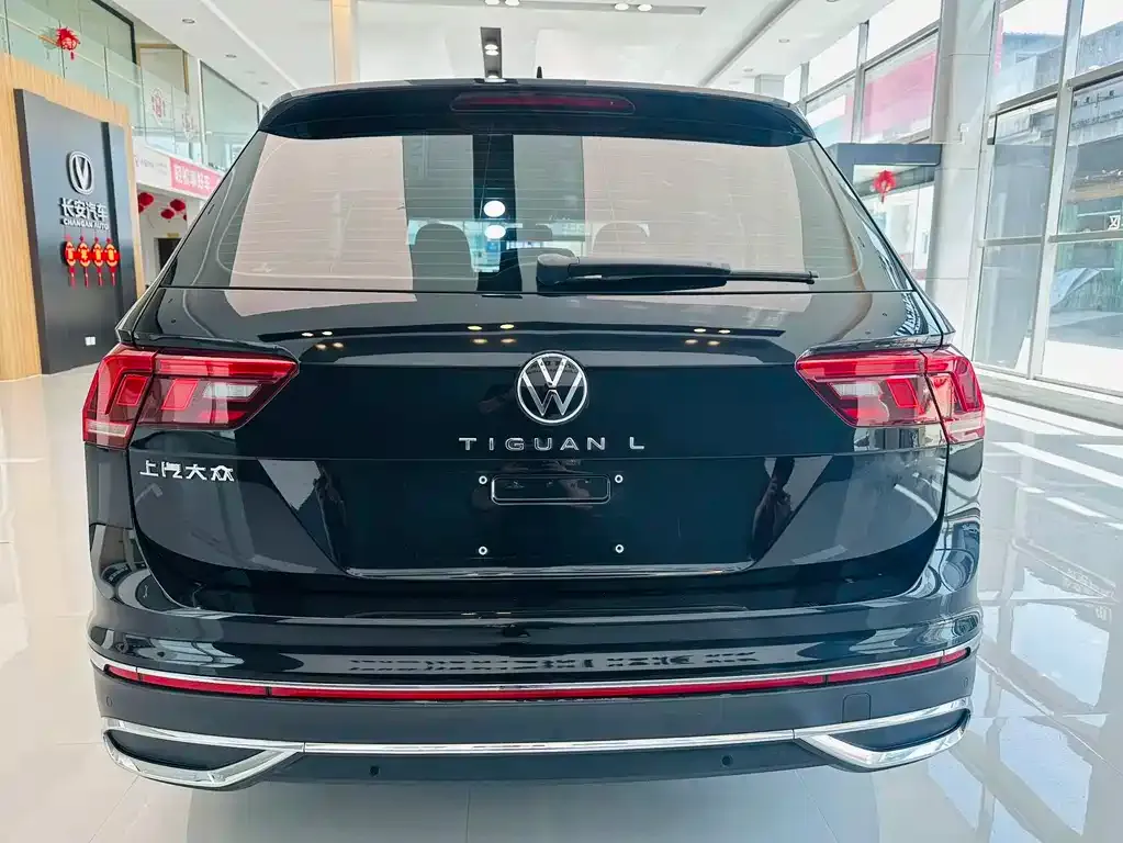 Volkswagen Tiguan L — фото 4