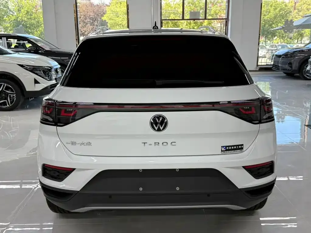 Volkswagen T-Roc — фото 5
