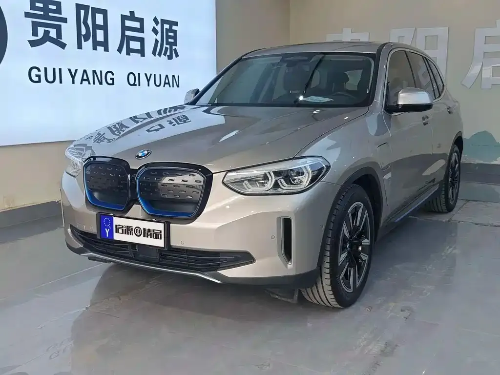 BMW iX3 — фото 1
