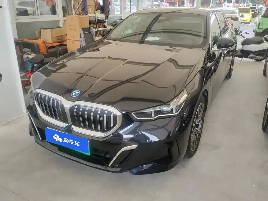 BMW i5 — фото 1