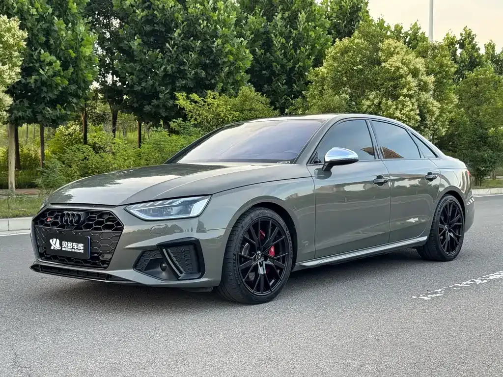 Audi S4 — фото 1