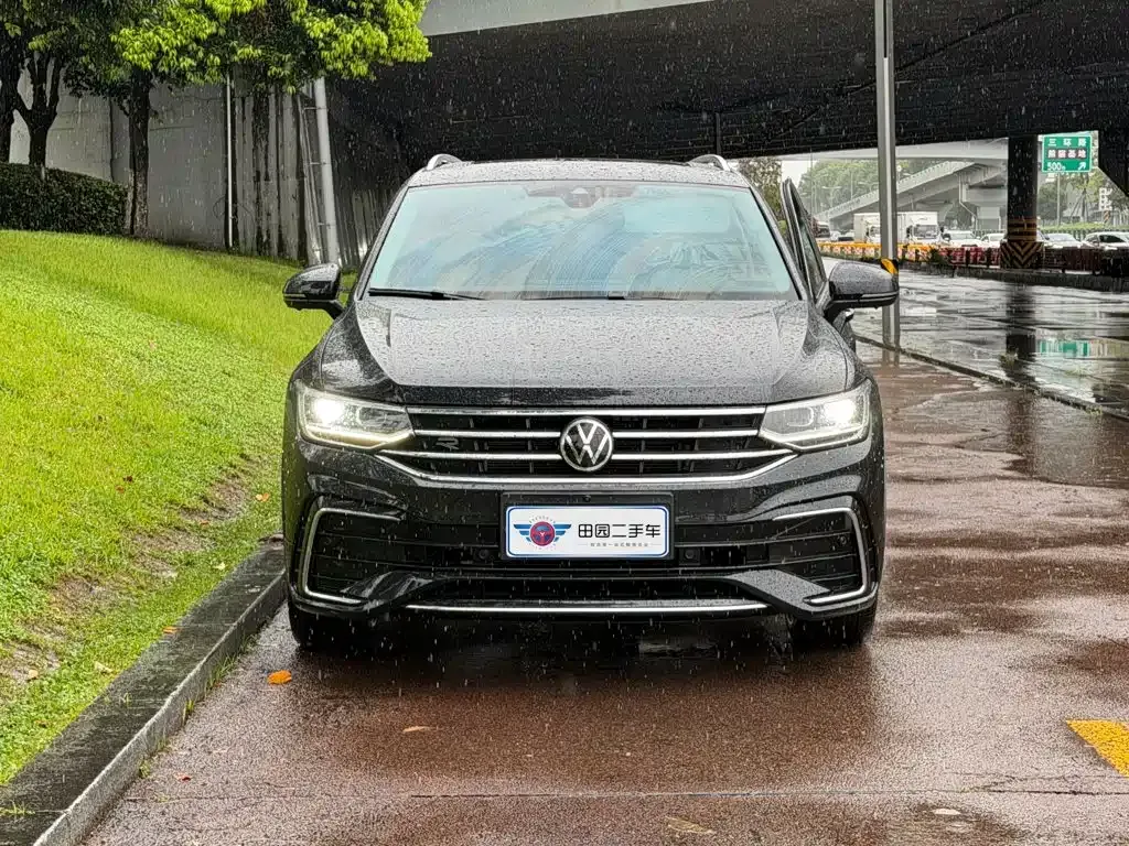 Volkswagen Tiguan L — фото 7