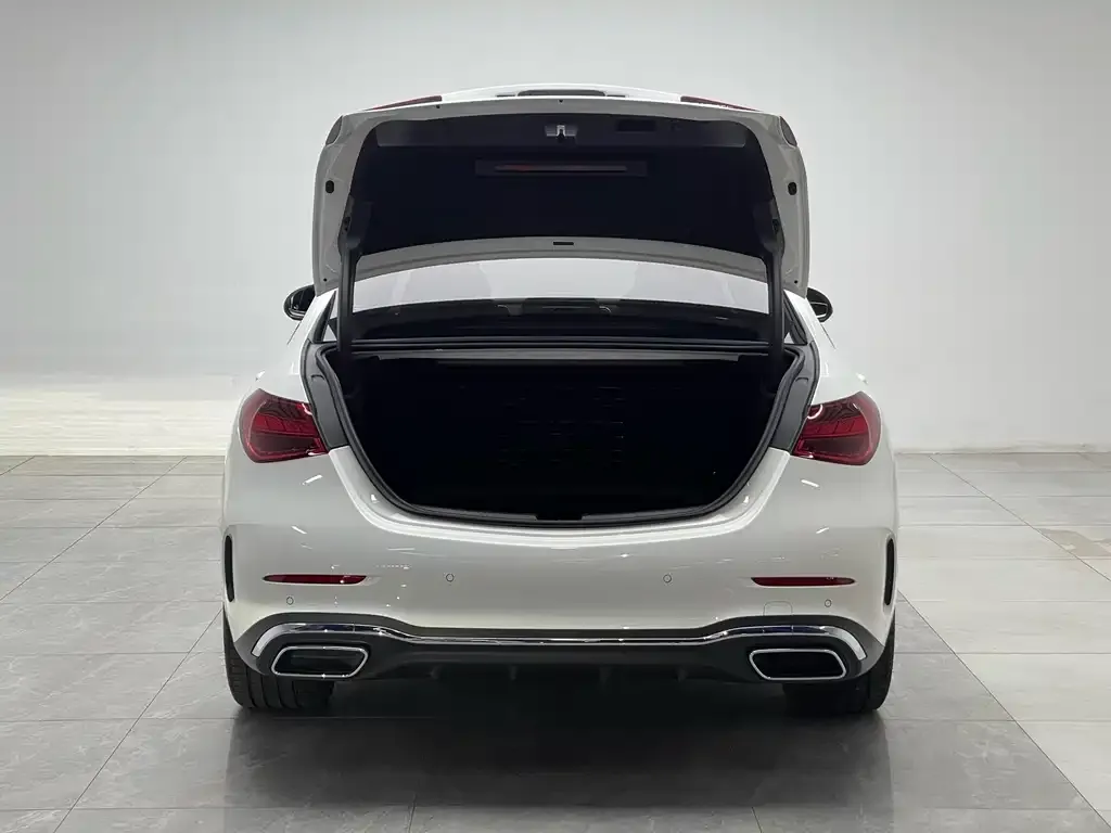 Mercedes-Benz C-Class — фото 10