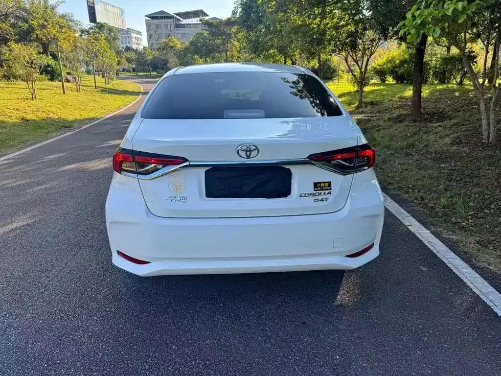 Toyota Corolla — фото 8