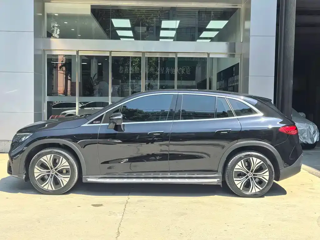 Mercedes-Benz EQE SUV — фото 3