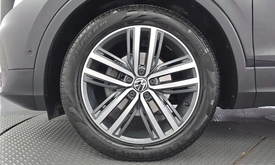 Volkswagen Tiguan — фото 8