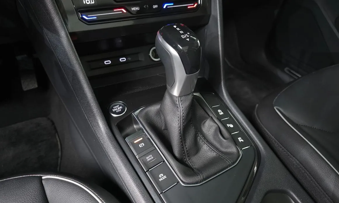 Volkswagen Tiguan — фото 7
