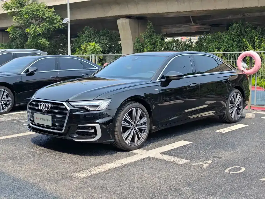 Audi A6L — фото 1