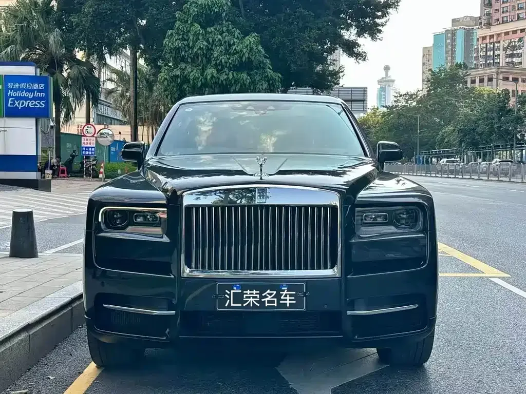 Rolls-Royce Cullinan — фото 1