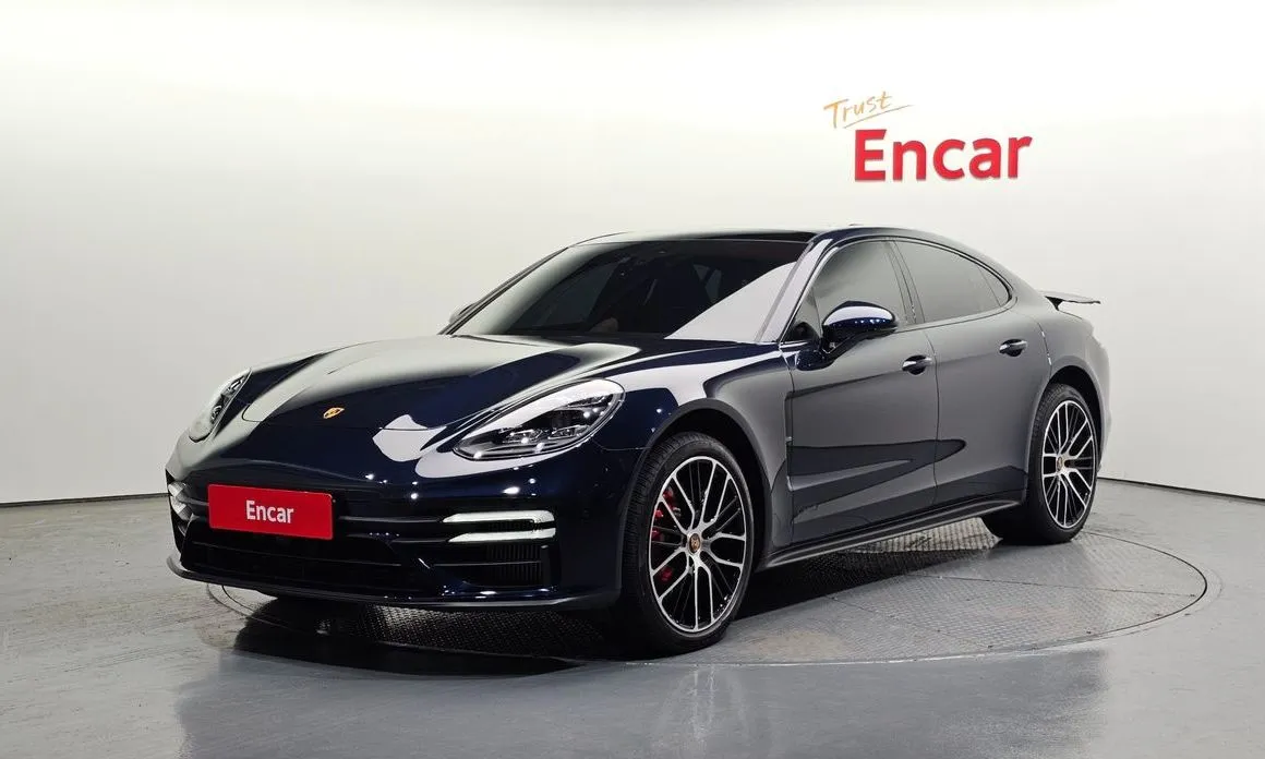 Porsche Panamera — фото 1