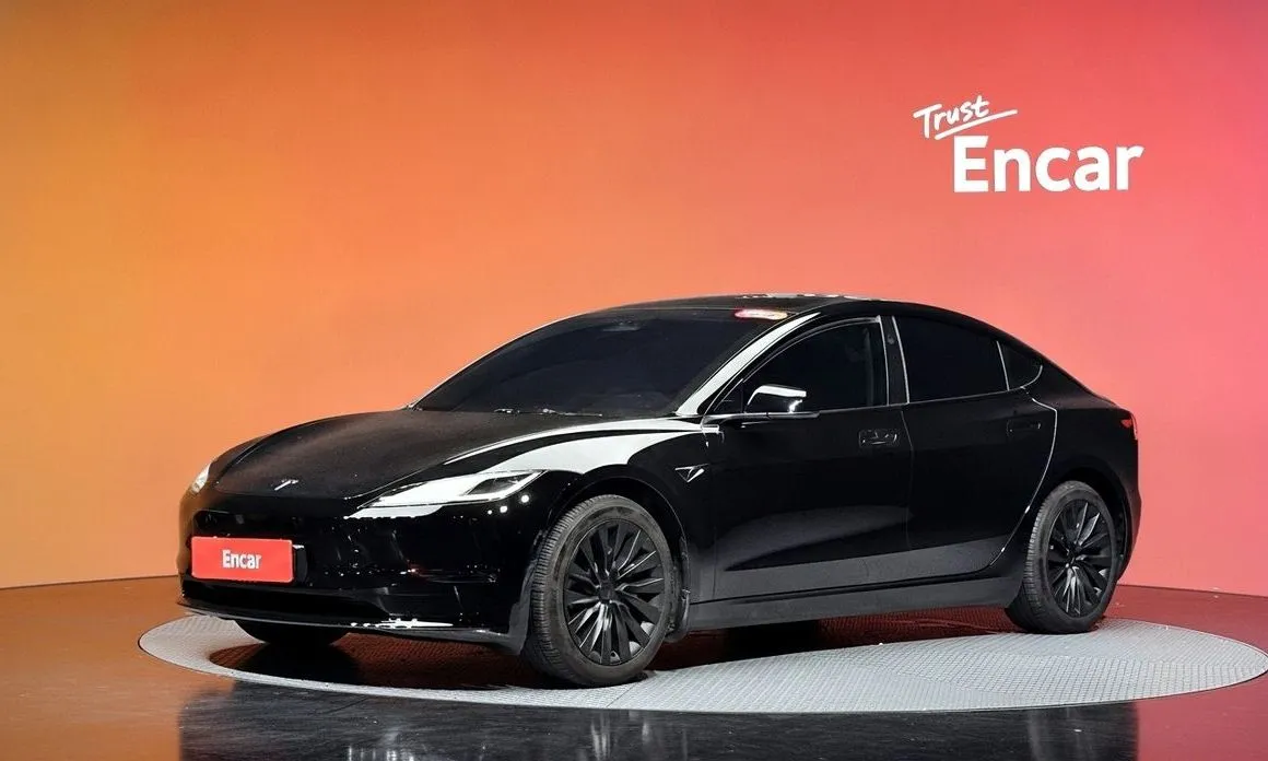 Tesla Model 3 — фото 1