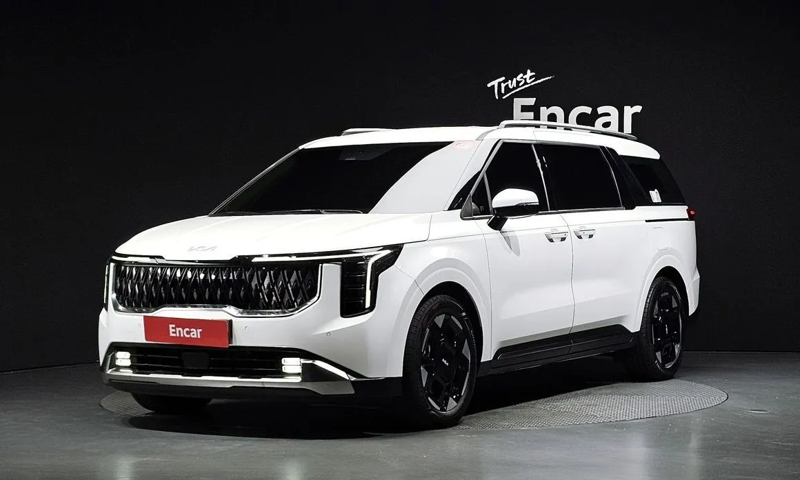 Kia Carnival — фото 1