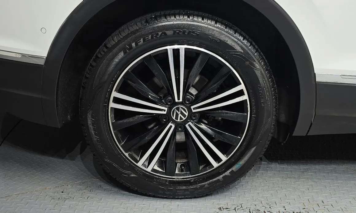 Volkswagen Tiguan — фото 10