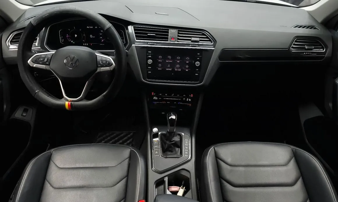 Volkswagen Tiguan — фото 7
