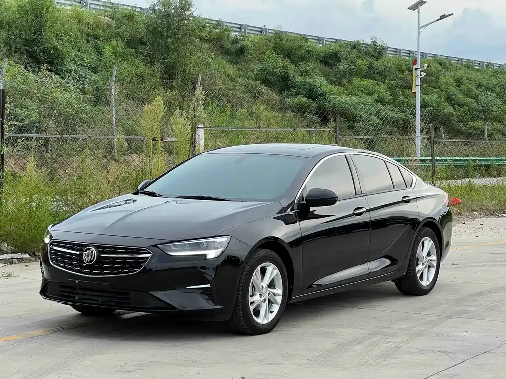 Buick Regal — фото 1