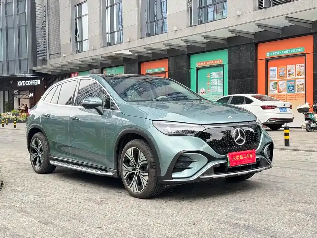Mercedes-Benz EQE SUV — фото 6