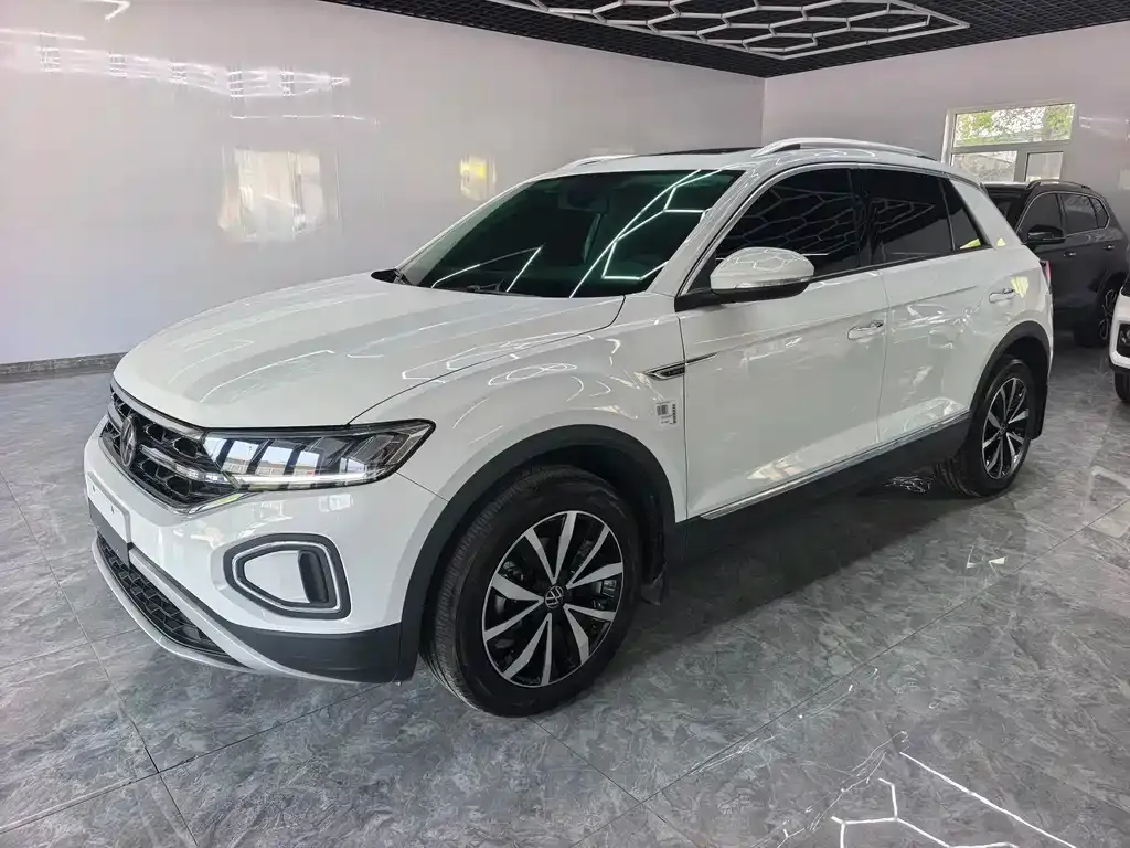 Volkswagen T-Roc — фото 10