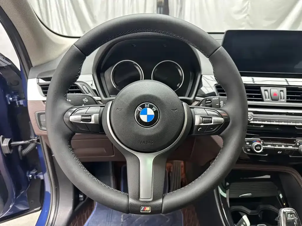 BMW X1 — фото 2