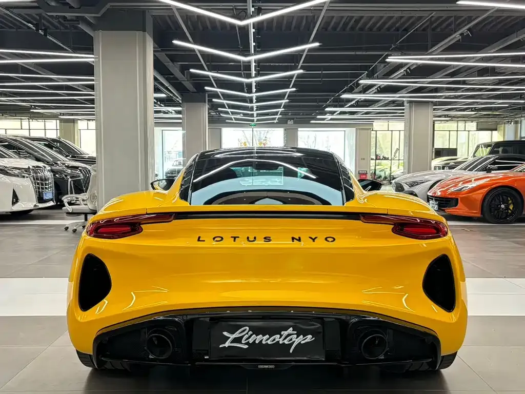 Lotus Emira — фото 6