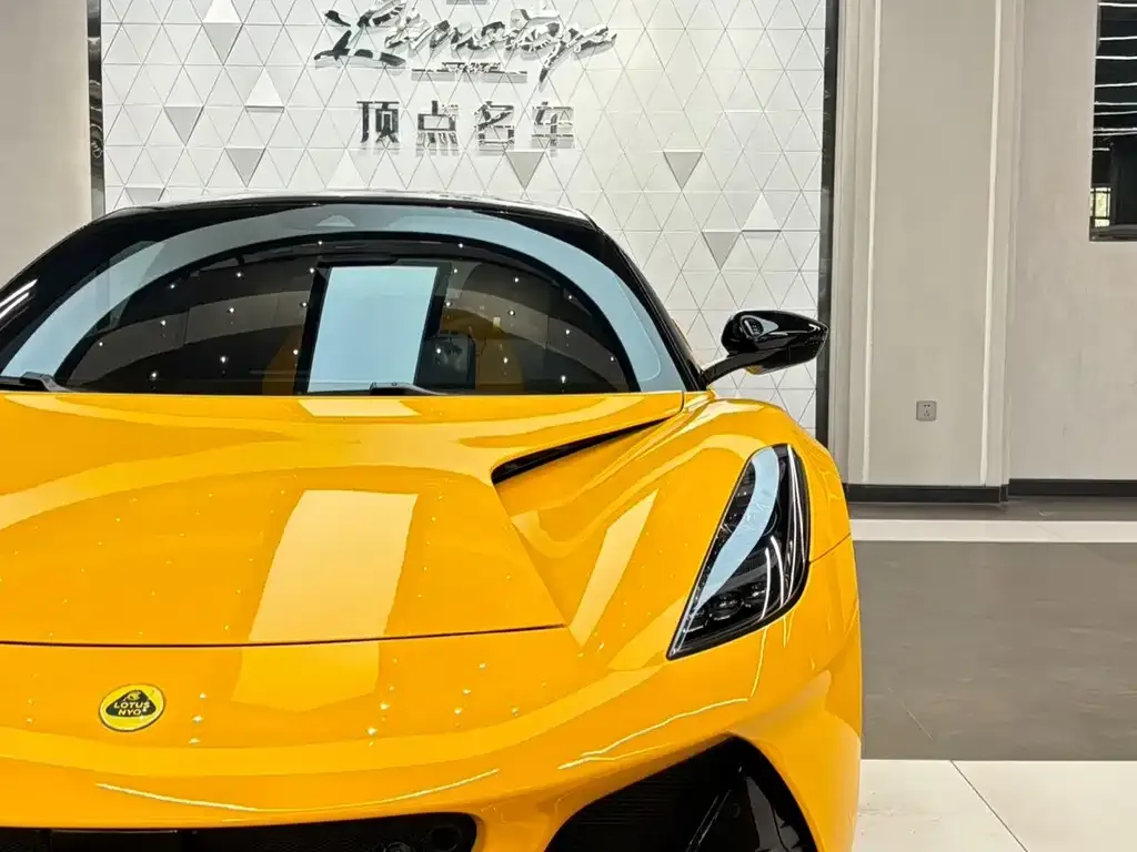 Lotus Emira — фото 4