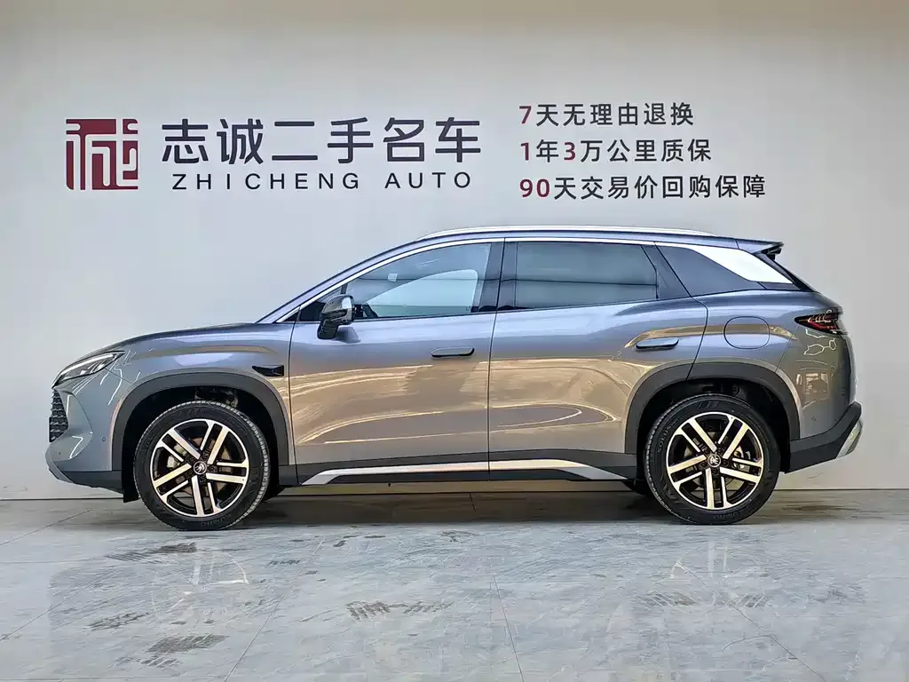 BYD L DM-i — фото 4